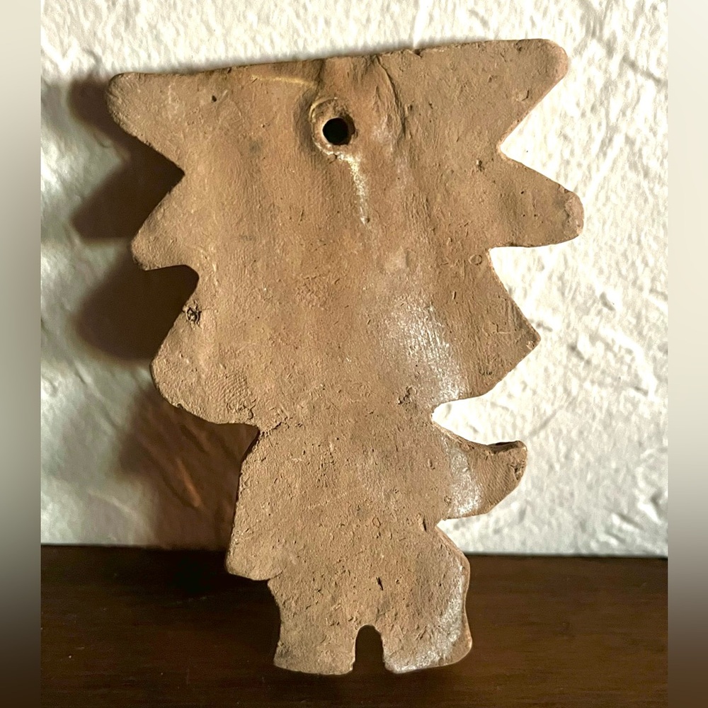✨Handmade Mesoamerican Clay Figurine with Headdress Wall Art Piece✨ - Picture 3 of 3